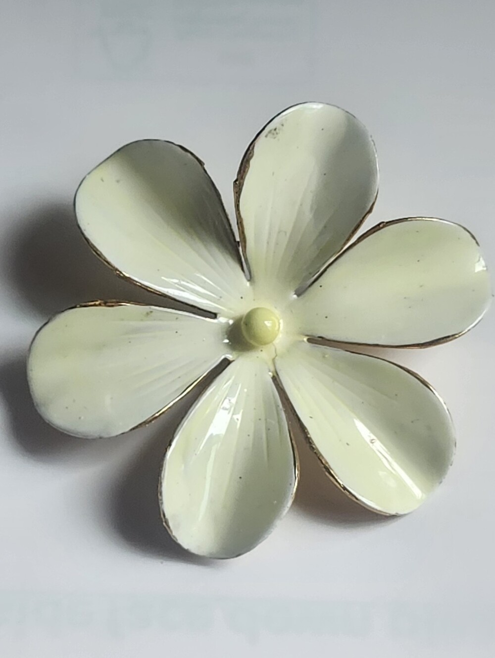Vtg Sandor Co. Pale Yellow Vintage Flower Brooch